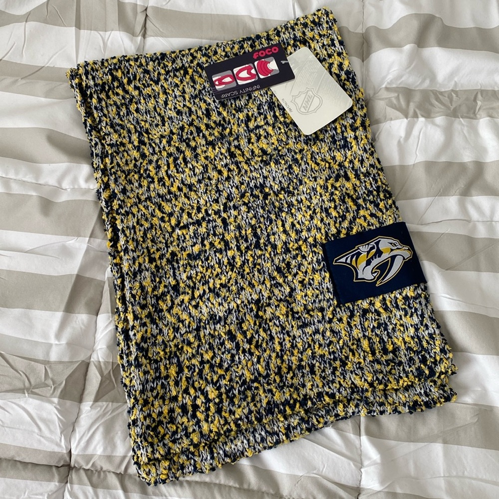 NWT Nashville Predators Infinity Scarf